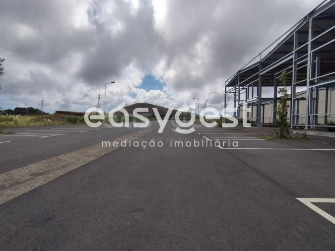 Armazém para Arrendamento em Pico da Pedra Foto 3