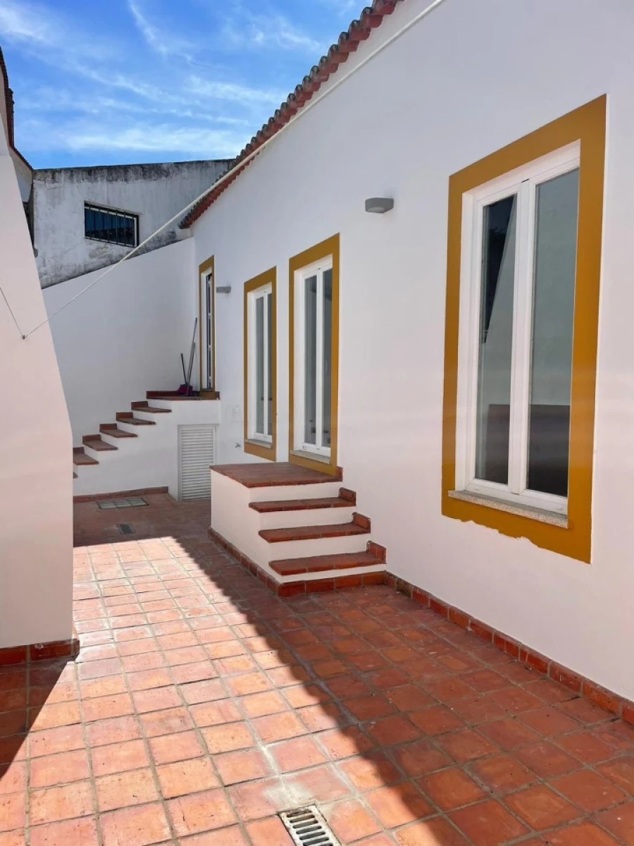 Moradia T2 para Venda em Nossa Senhora da Vila, Nossa Senhora do Bispo e Silveiras Foto 1