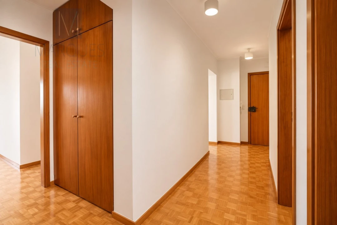 Apartamento T3 para Venda em Caparica e Trafaria Foto 1