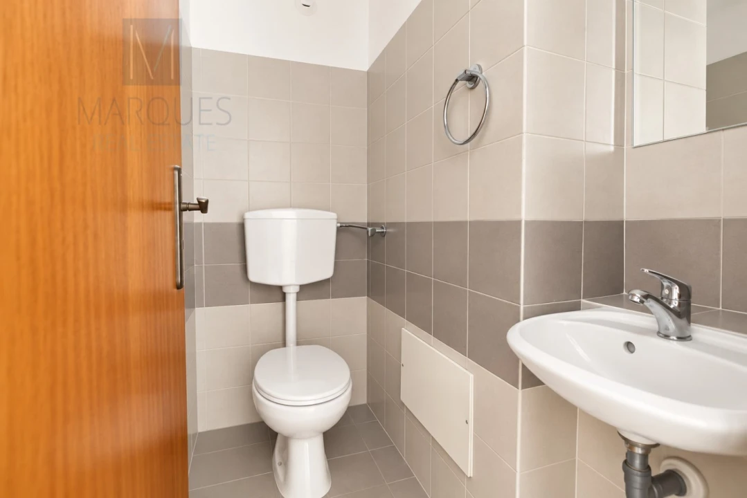 Apartamento T3 para Venda em Caparica e Trafaria Foto 9