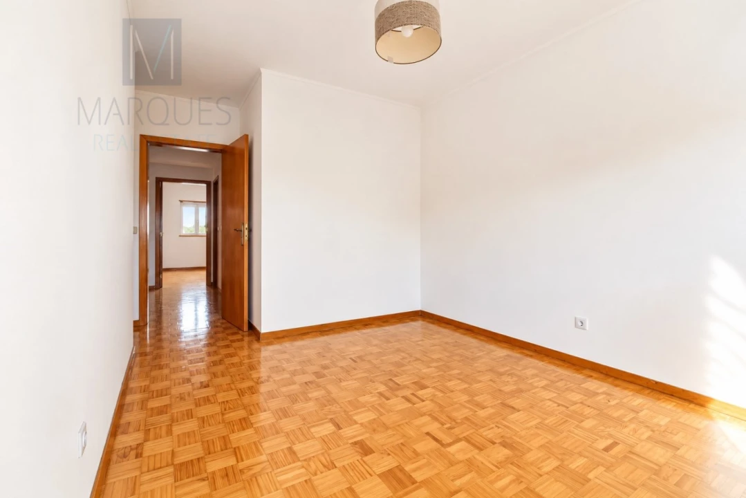 Apartamento T3 para Venda em Caparica e Trafaria Foto 12