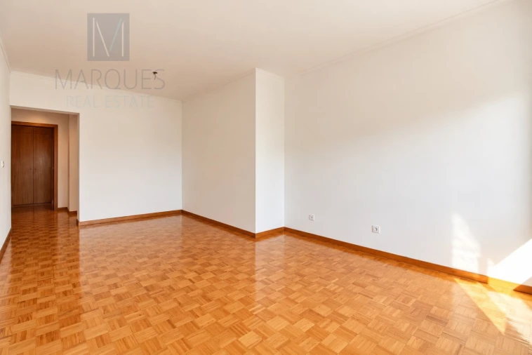 Apartamento T3 para Venda em Caparica e Trafaria Foto 3