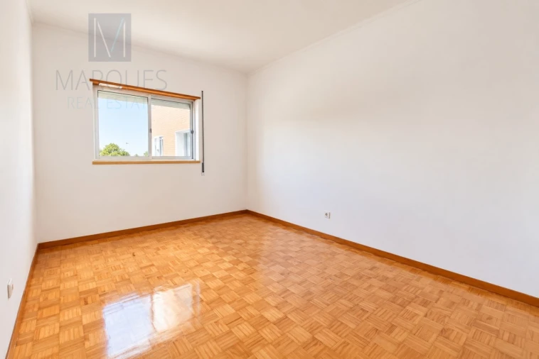 Apartamento T3 para Venda em Caparica e Trafaria Foto 8