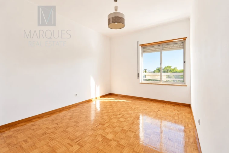 Apartamento T3 para Venda em Caparica e Trafaria Foto 13
