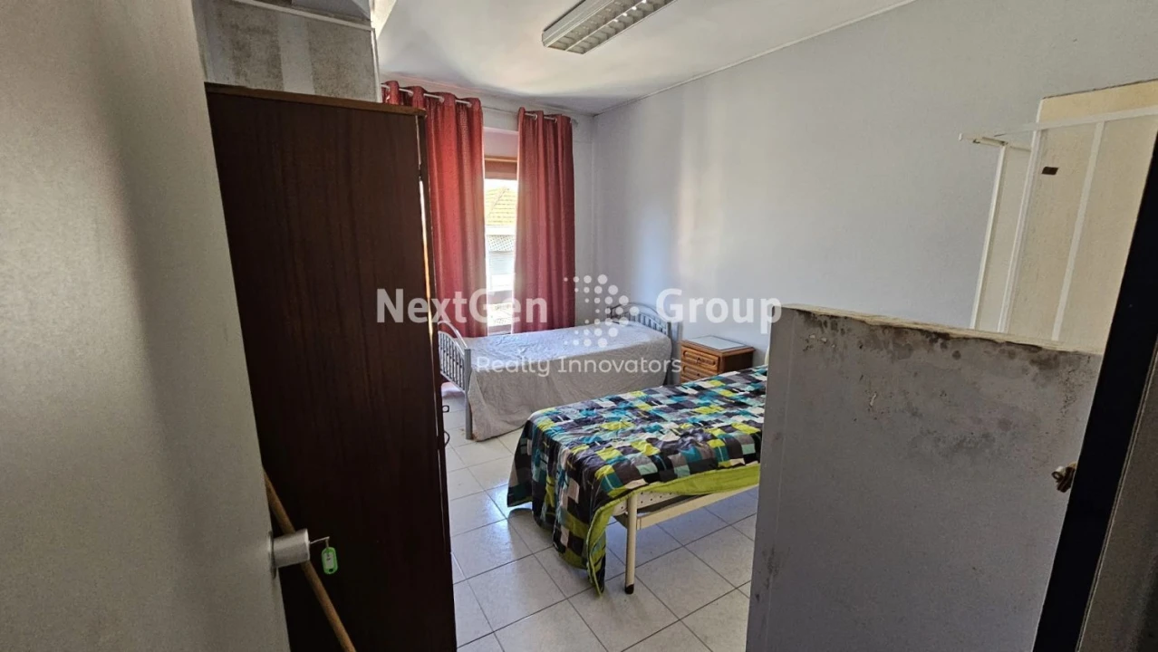Apartamento T6 para Venda em Paranhos Foto 23