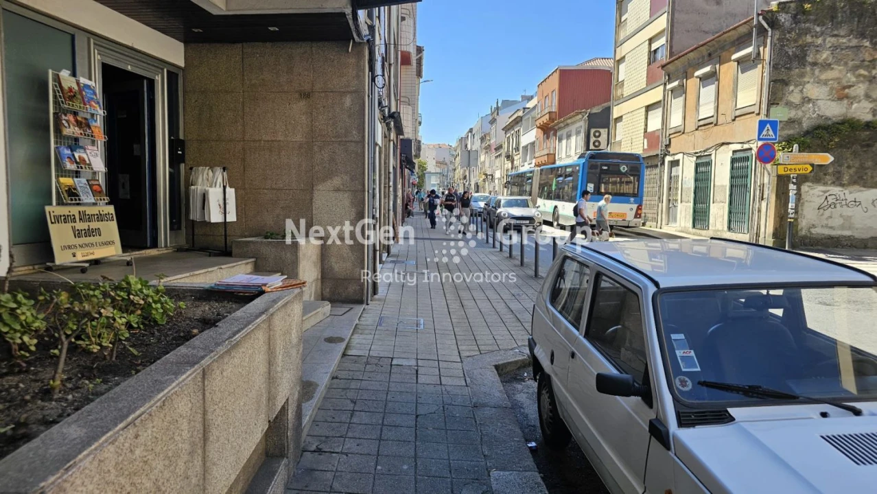 Apartamento T6 para Venda em Paranhos Foto 4