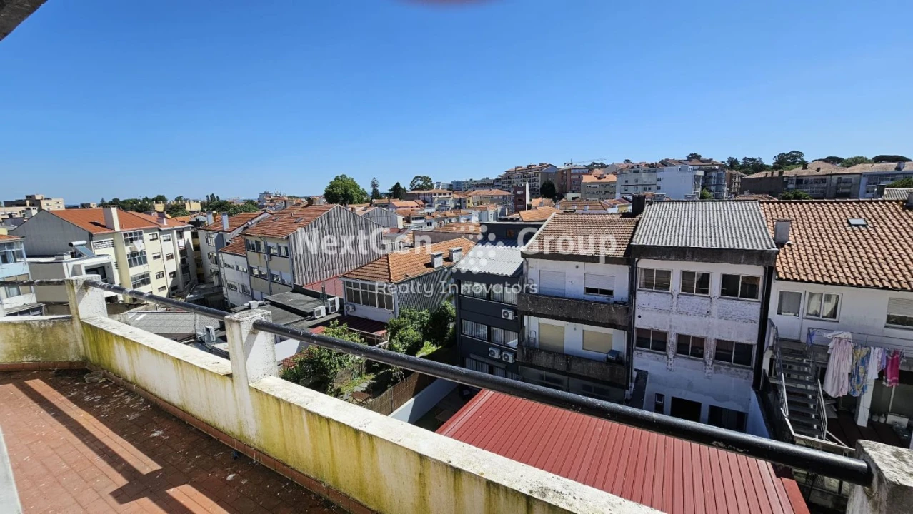 Apartamento T6 para Venda em Paranhos Foto 2