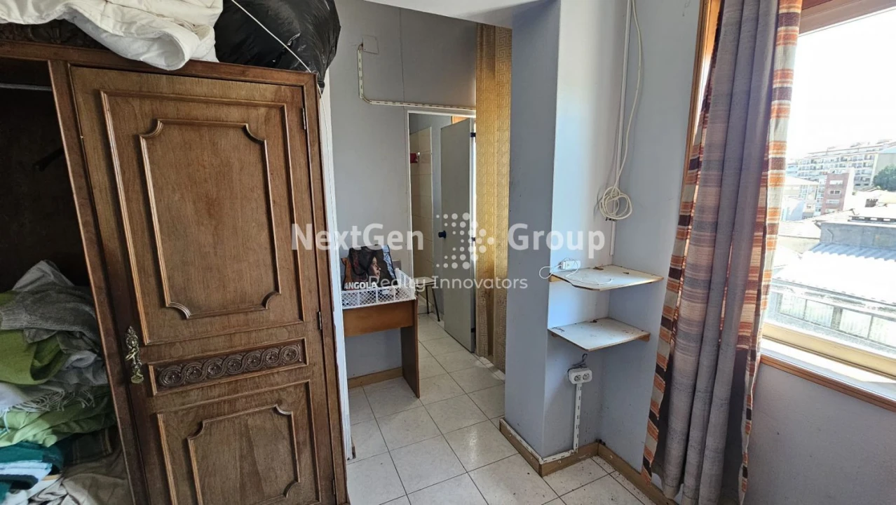 Apartamento T6 para Venda em Paranhos Foto 6