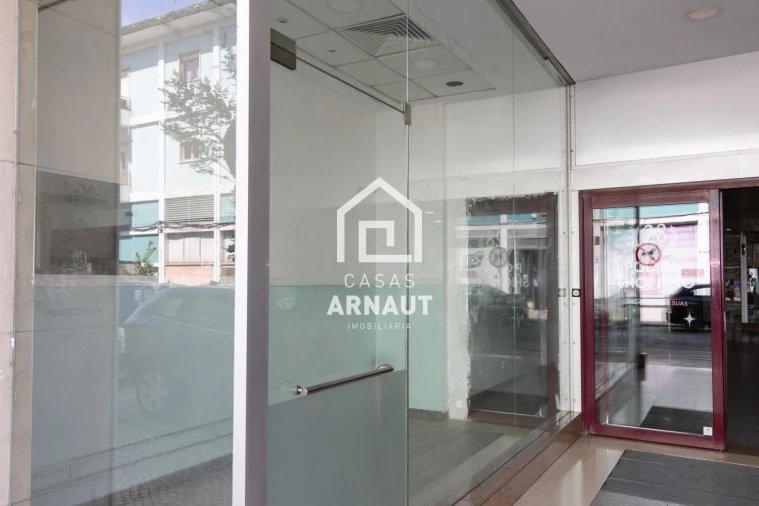 Loja para Arrendamento em Pombal Foto 5