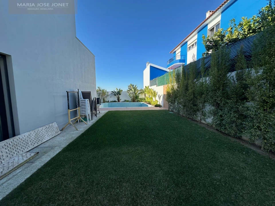 Moradia T3 para Venda em Alcabideche Foto 11