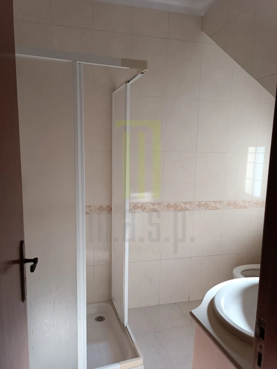 Quinta T1 para Venda em Santa Ovaia e Vila Pouca da Beira Foto 8