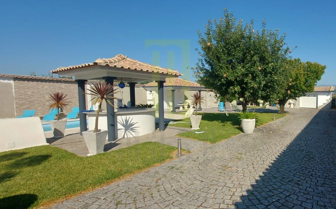 Moradia T5 para Venda em Ervedal e Vila Franca da Beira Foto 6