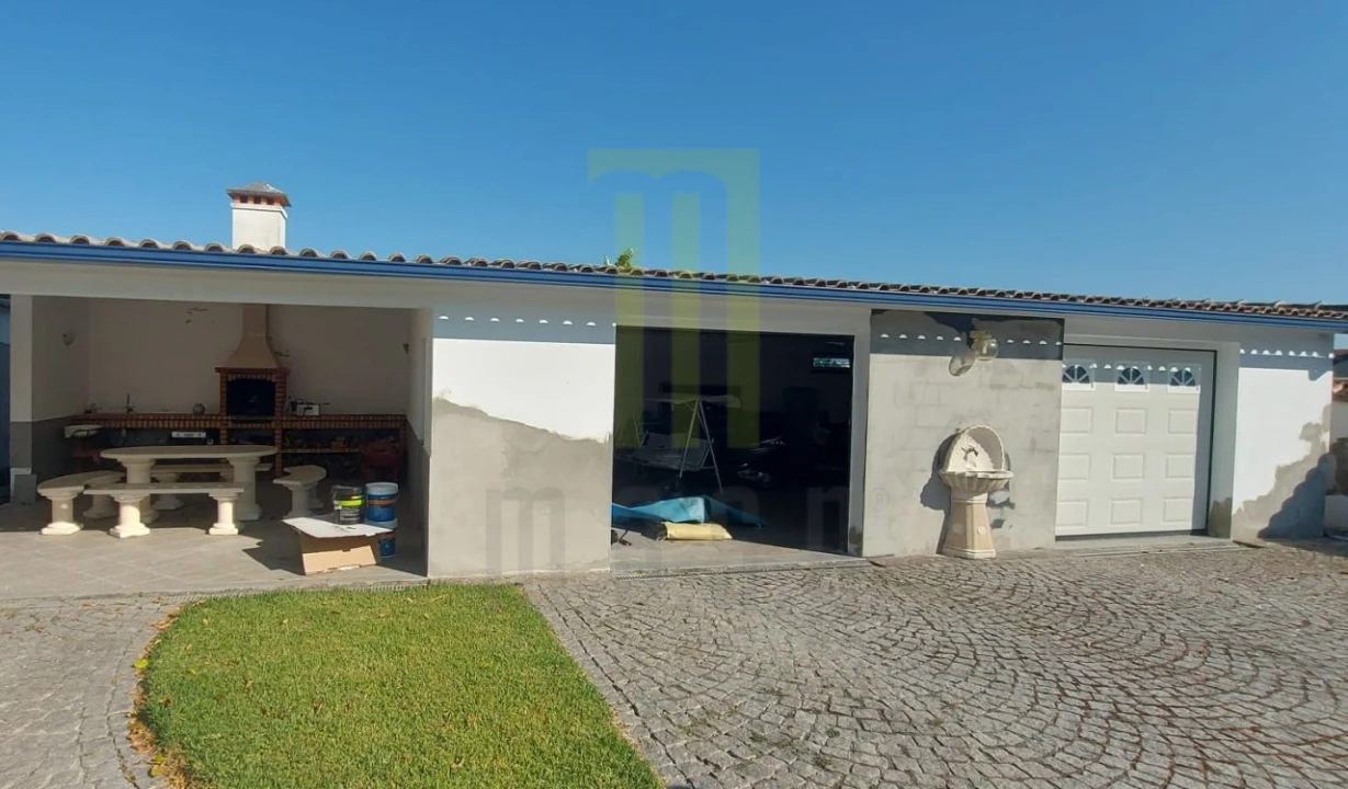 Moradia T5 para Venda em Ervedal e Vila Franca da Beira Foto 8