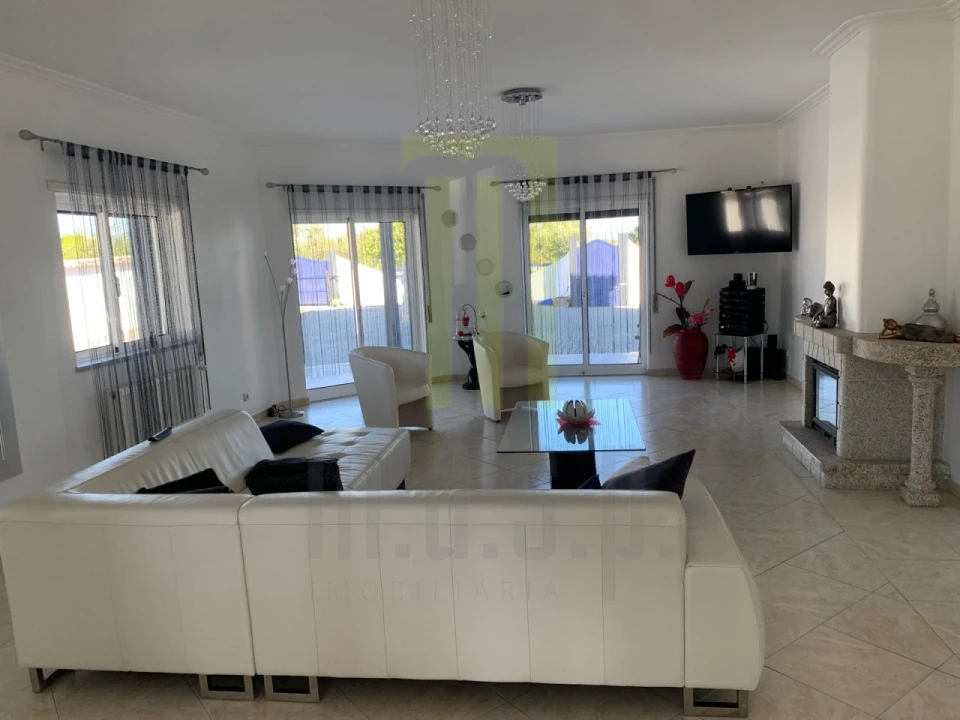 Moradia T5 para Venda em Ervedal e Vila Franca da Beira Foto 14