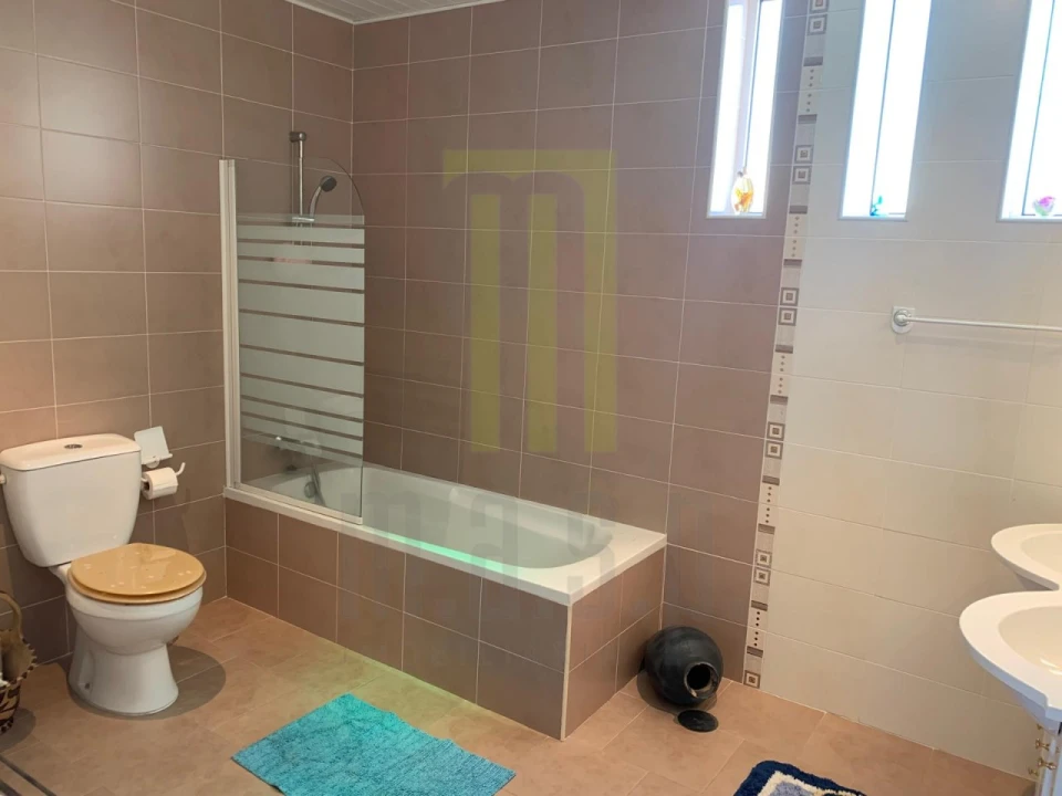 Moradia T5 para Venda em Ervedal e Vila Franca da Beira Foto 21