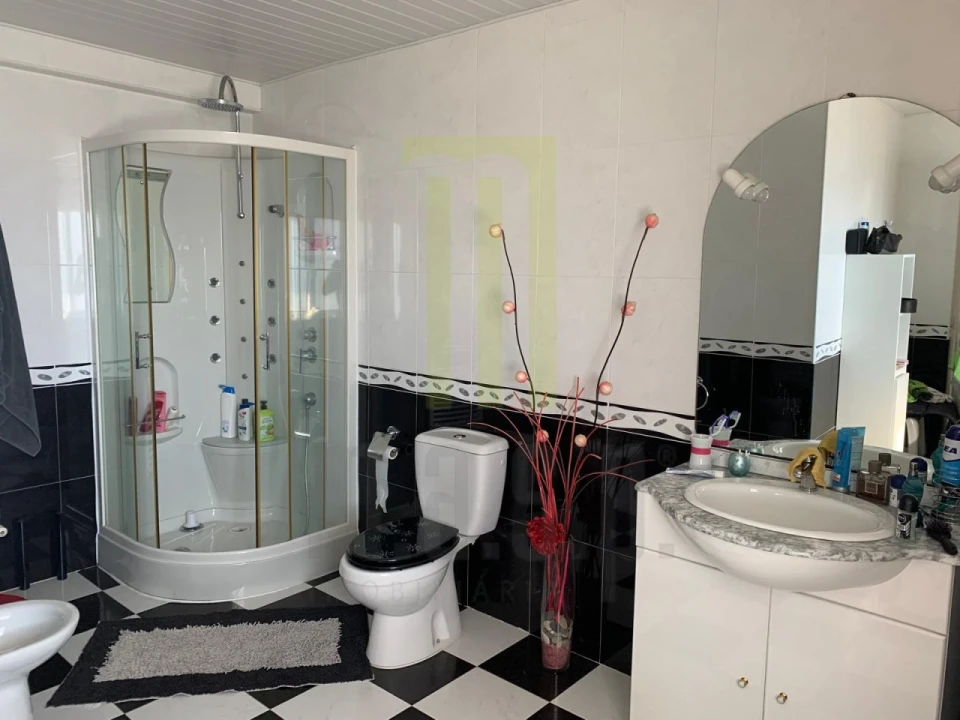 Moradia T5 para Venda em Ervedal e Vila Franca da Beira Foto 25