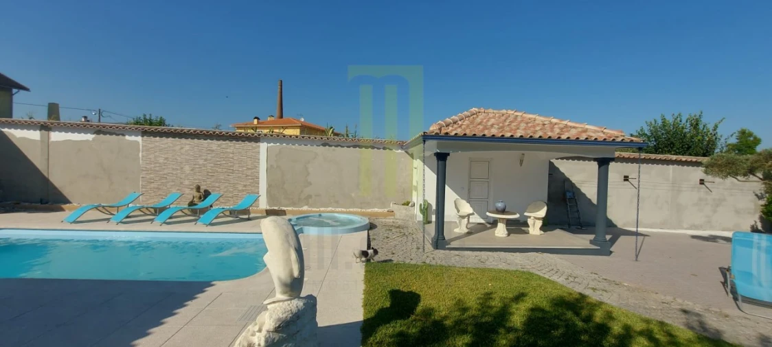 Moradia T5 para Venda em Ervedal e Vila Franca da Beira Foto 7