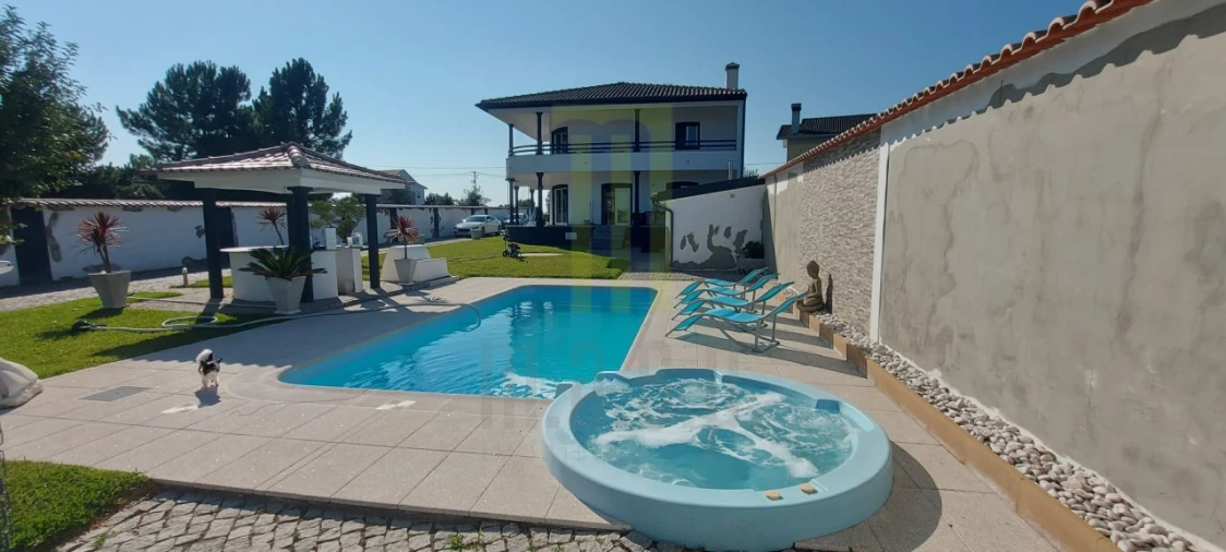 Moradia T5 para Venda em Ervedal e Vila Franca da Beira Foto 10