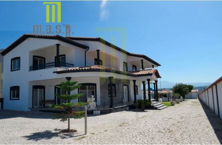 Moradia T5 para Venda em Ervedal e Vila Franca da Beira Foto 3