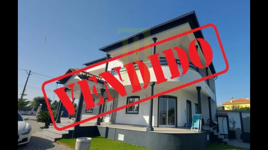 Moradia T5 para Venda em Ervedal e Vila Franca da Beira