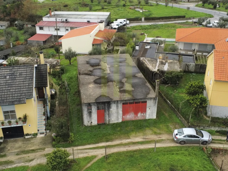 Armazém para Venda em Lagos da Beira e Lajeosa Foto 1