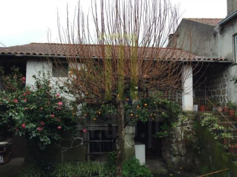 Moradia T4 para Venda em Travanca de Lagos Foto 2