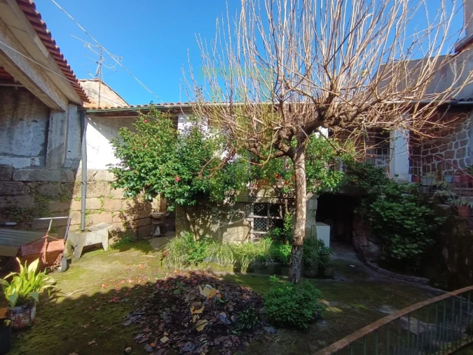 Moradia T4 para Venda em Travanca de Lagos Foto 4