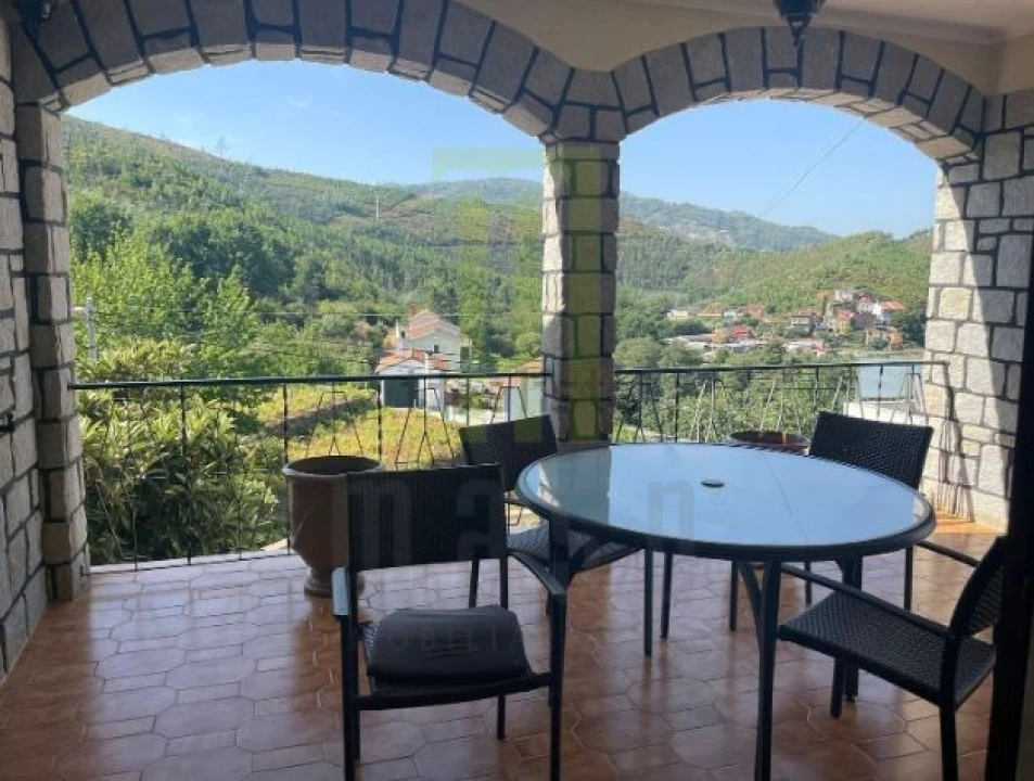 Moradia T8 para Venda em Penalva de Alva e São Sebastião da Feira Foto 8