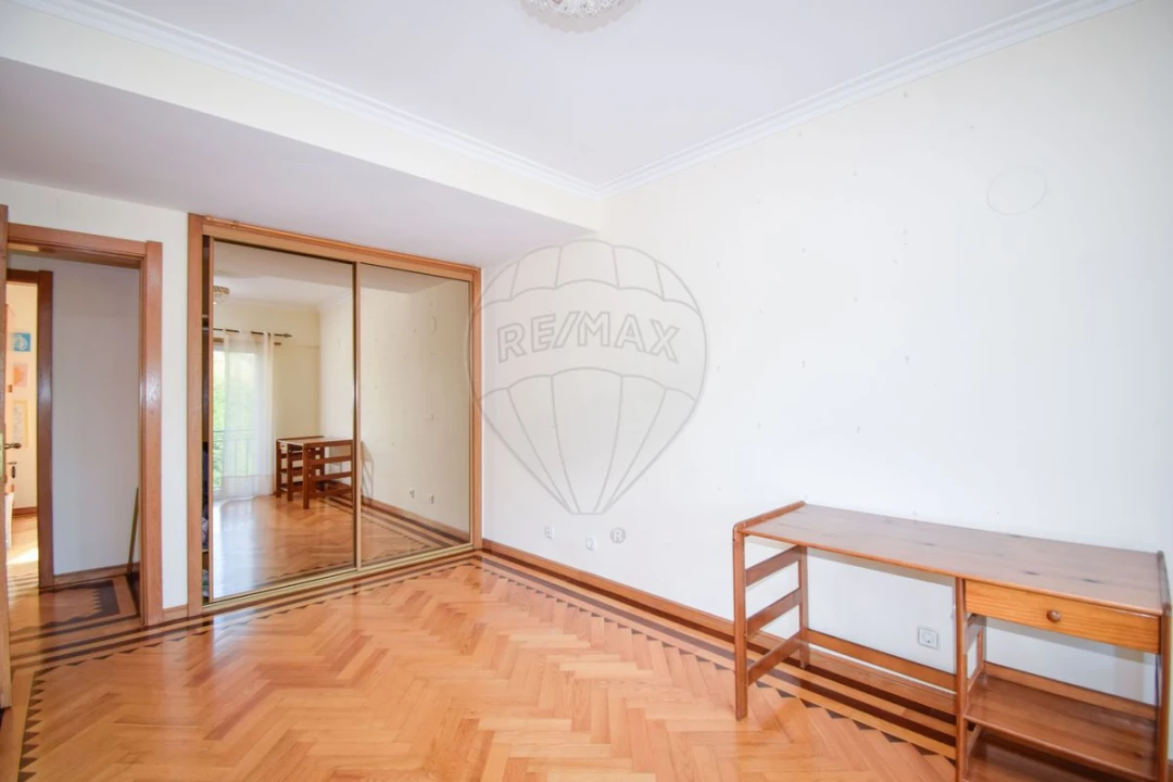 Moradia T5 para Venda em Sapataria Foto 7