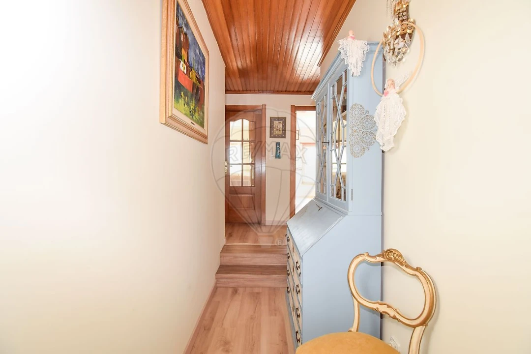 Moradia T5 para Venda em Sapataria Foto 33