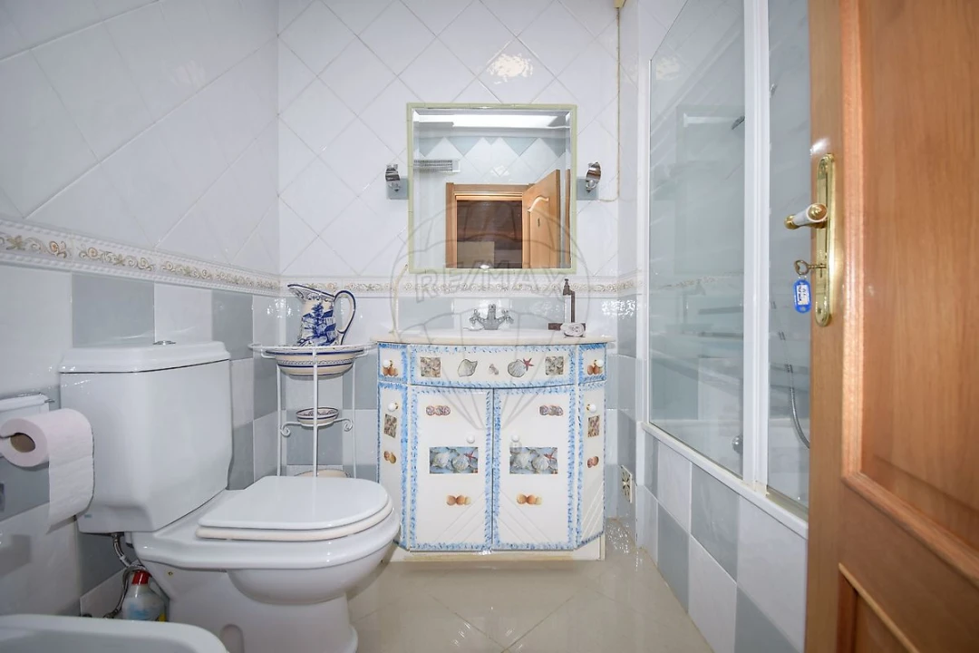 Moradia T5 para Venda em Sapataria Foto 10