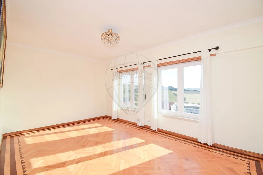 Moradia T5 para Venda em Sapataria Foto 2