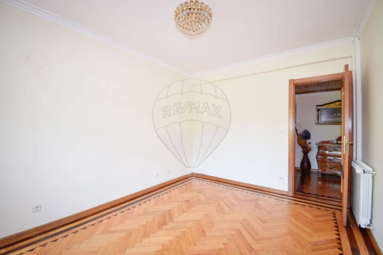 Moradia T5 para Venda em Sapataria Foto 5