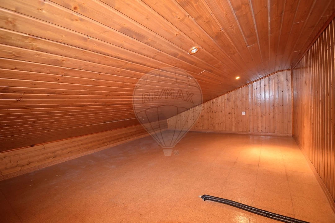 Moradia T5 para Venda em Sapataria Foto 14