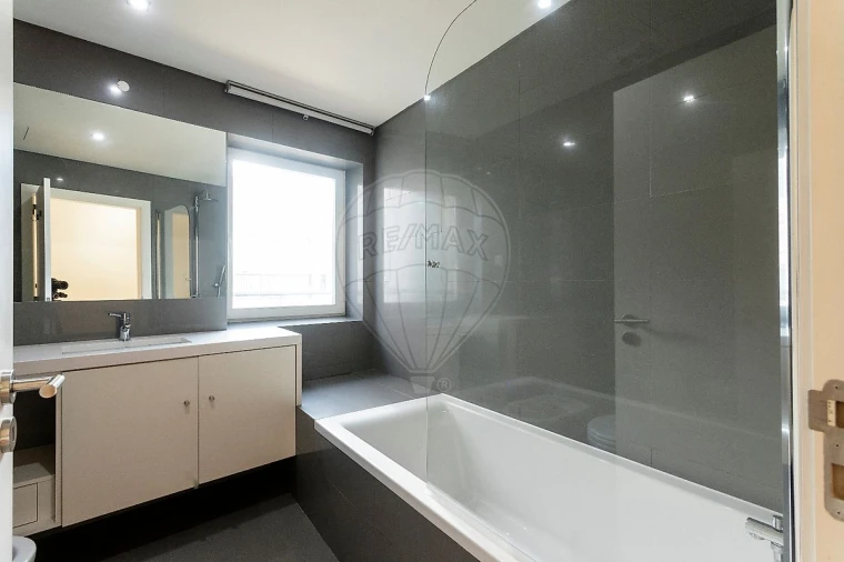 Apartamento T1 para Venda em Misericórdia Foto 12