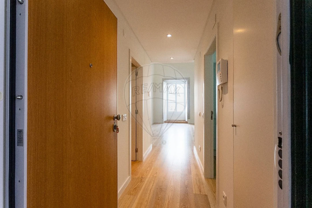 Apartamento T2 para Venda em Misericórdia Foto 3