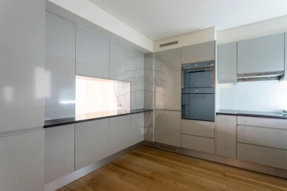 Apartamento T2 para Venda em Misericórdia