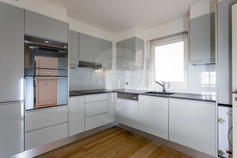 Apartamento T2 para Venda em Misericórdia Foto 8