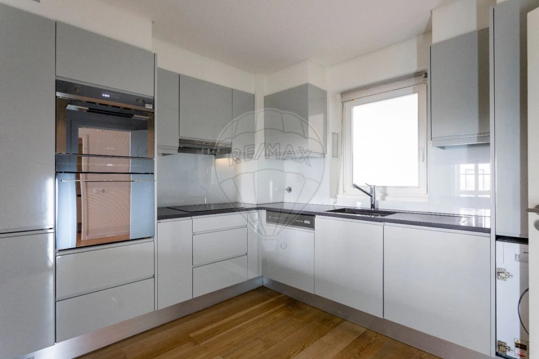 Apartamento T2 para Venda em Misericórdia Foto 8