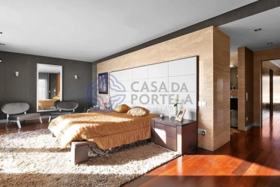 Moradia T4 para Venda em Gulpilhares e Valadares