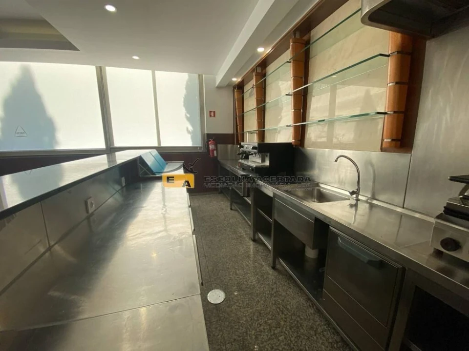 Loja para Venda em Cidade da Maia Foto 4