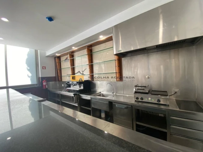 Loja para Venda em Cidade da Maia Foto 7