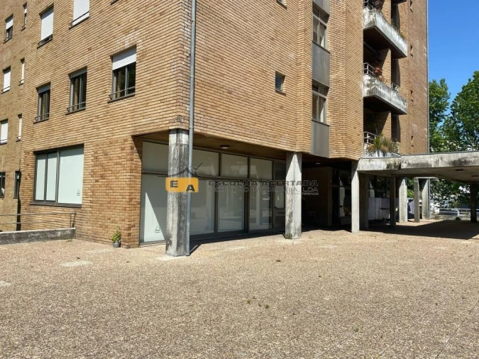 Loja para Venda em Cidade da Maia Foto 8