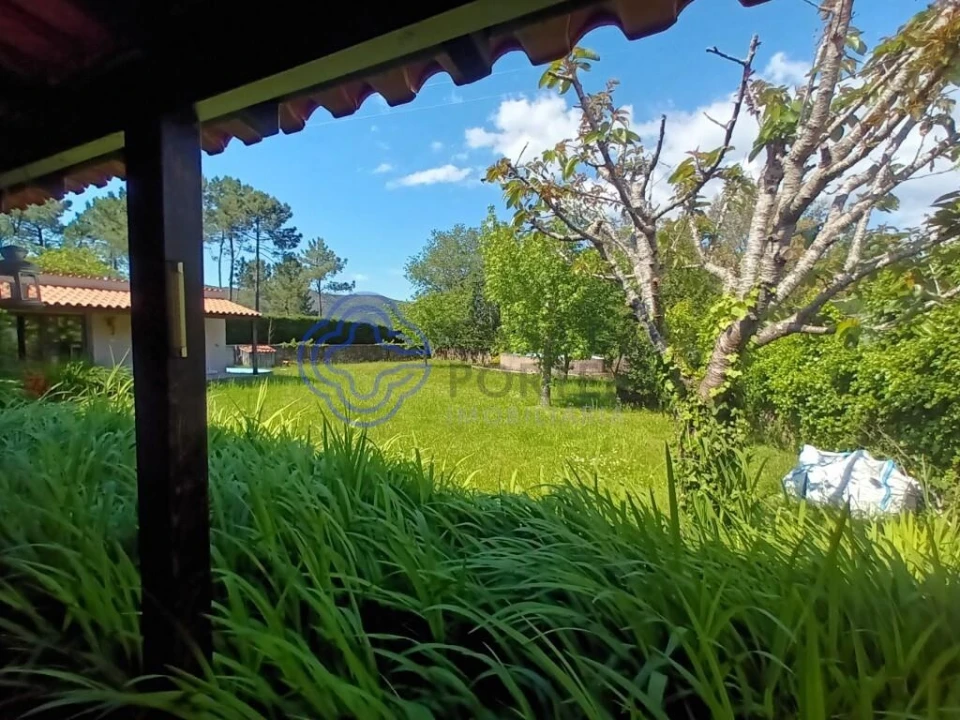 Moradia T4 para Venda em Covas Foto 2