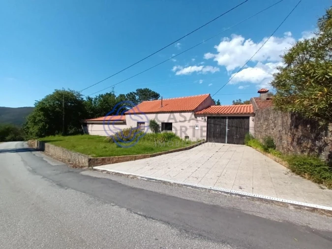 Moradia T4 para Venda em Covas Foto 1