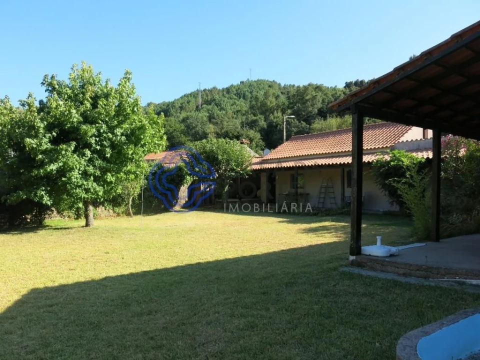 Moradia T4 para Venda em Covas Foto 62