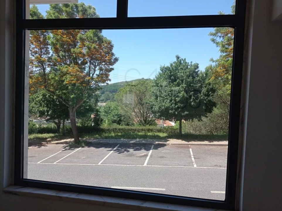 Loja para Arrendamento em Mina de Água Foto 7