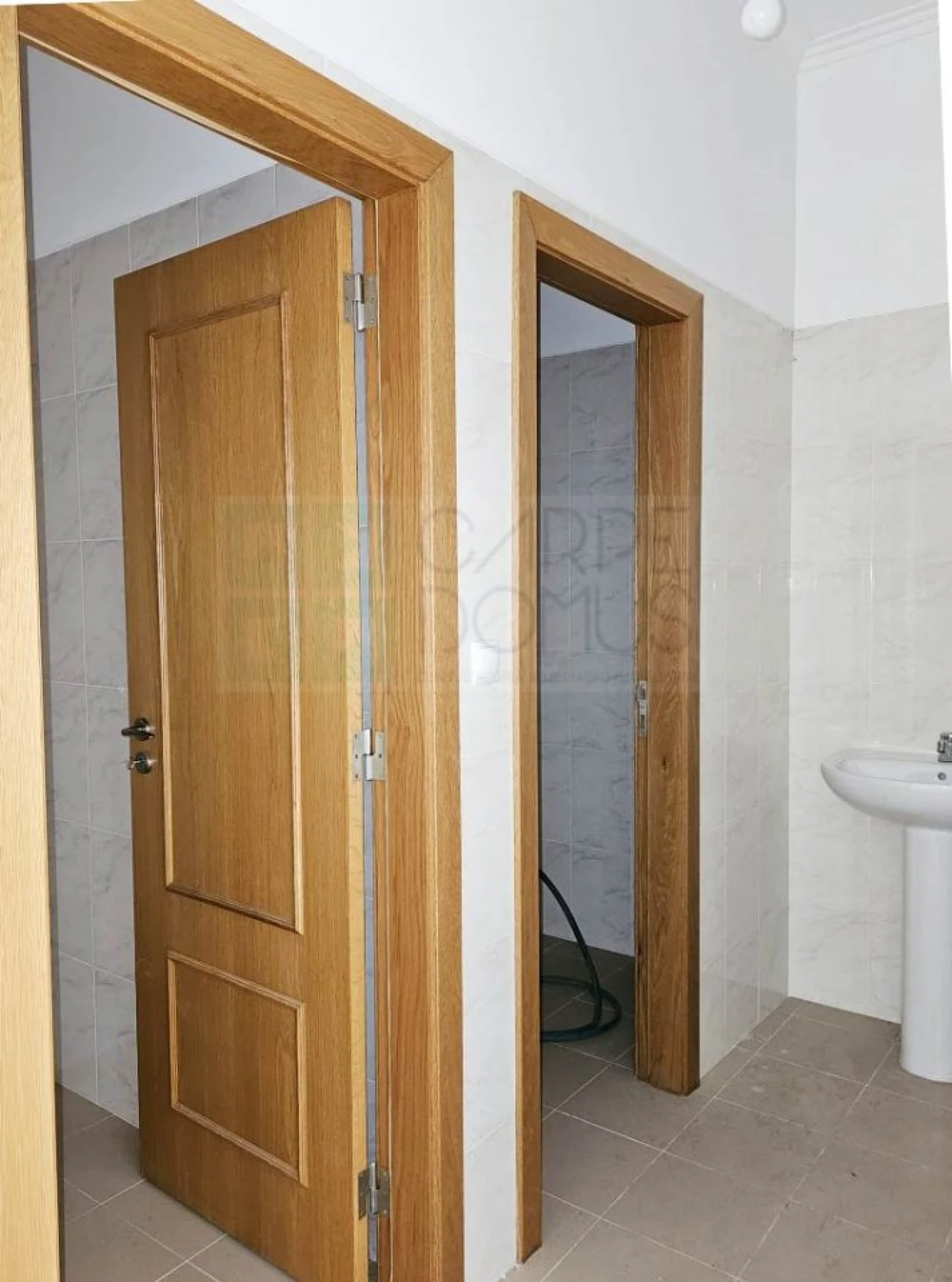 Loja para Arrendamento em Mina de Água Foto 17