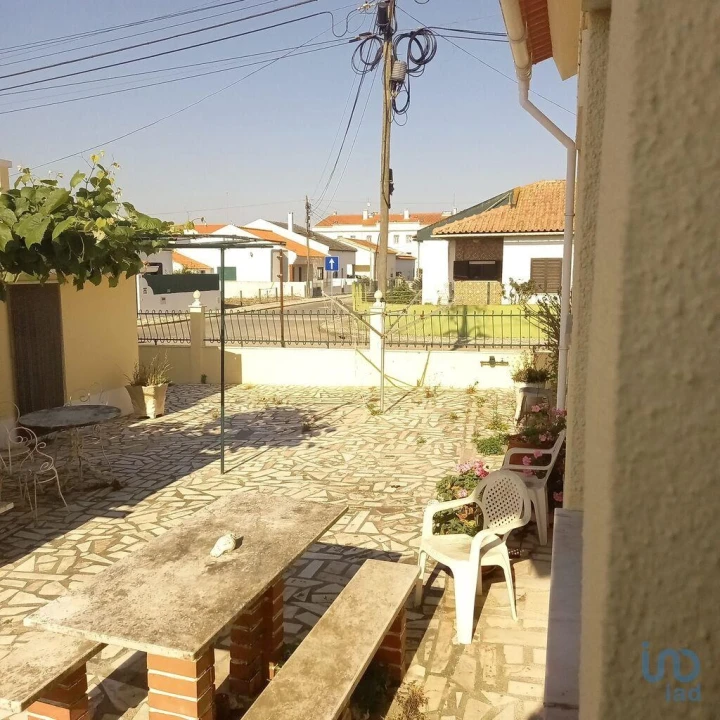 Moradia T4 para Arrendamento em Atouguia da Baleia Foto 3