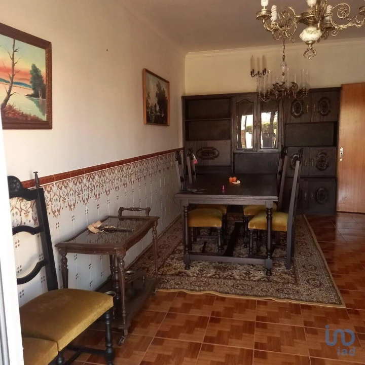 Moradia T4 para Arrendamento em Atouguia da Baleia Foto 6